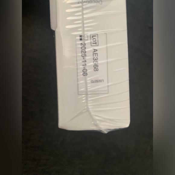 23andMe Kit with Health + Ancestry - Picture 3 of 3